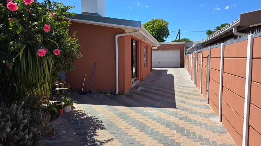 6 Bedroom Property for Sale in Churchill Estate Western Cape